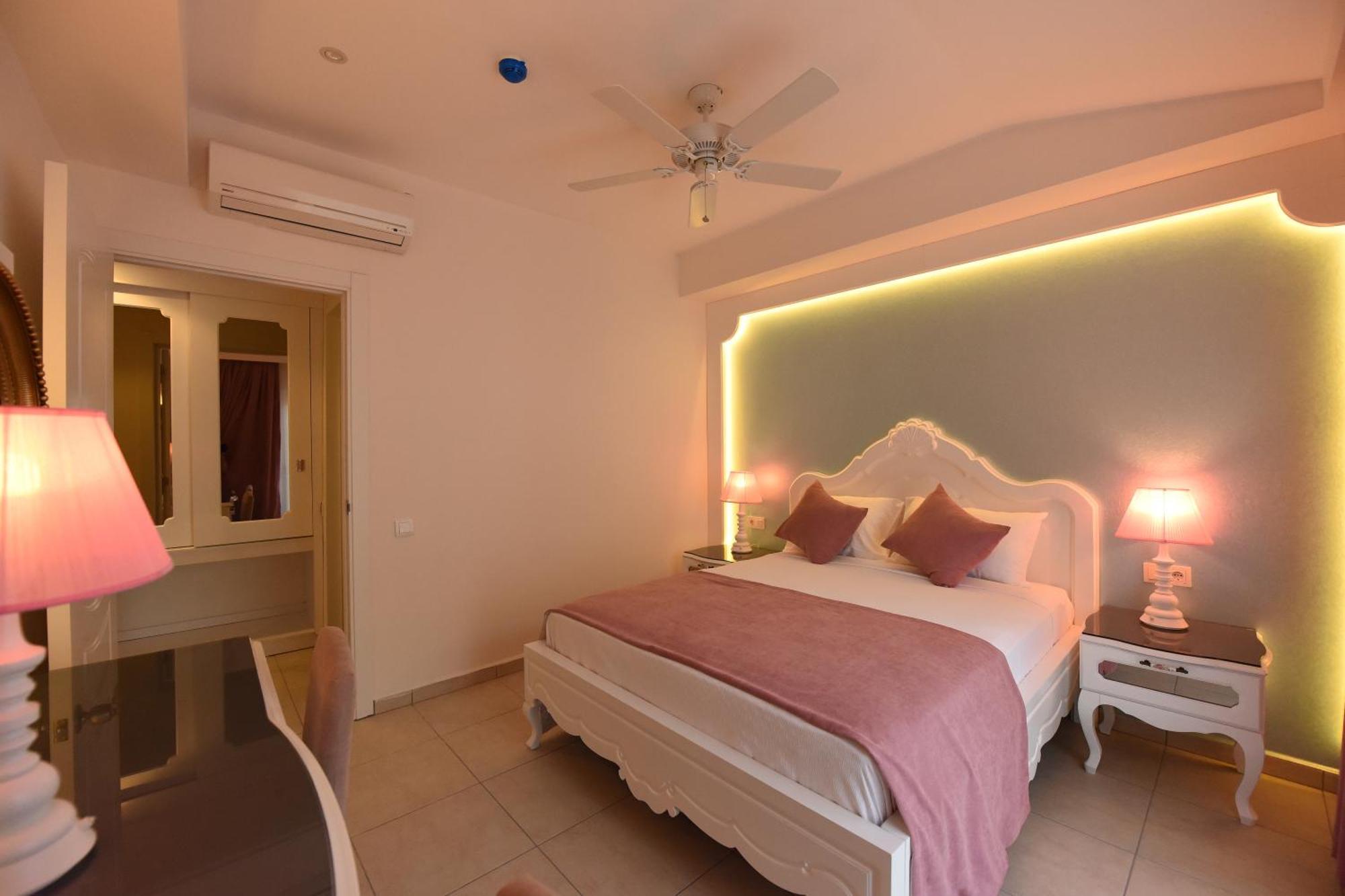 Montebello Deluxe Hotel Oludeniz Bilik gambar